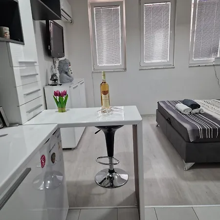 M & M Apartment